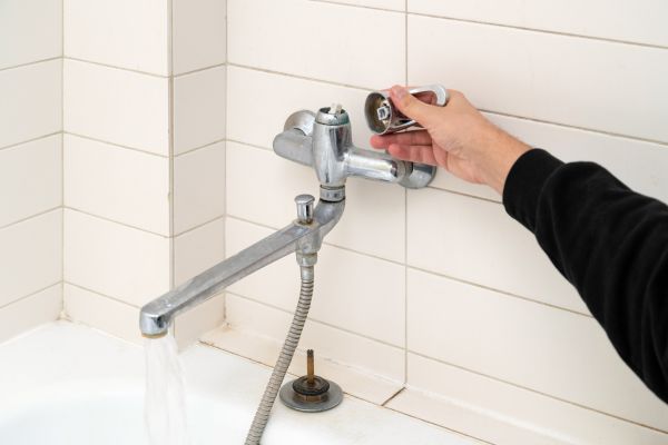 Leaky Bathtub Repair in Athens